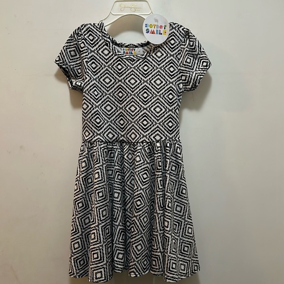 NWT Dot Dot Smile dress size 2T. Cool black & white print! - Picture 1 of 5